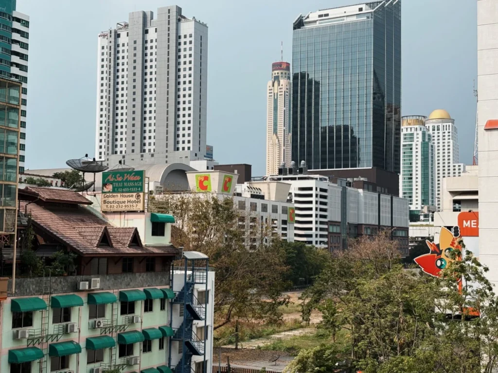 Asok (อโศก)
