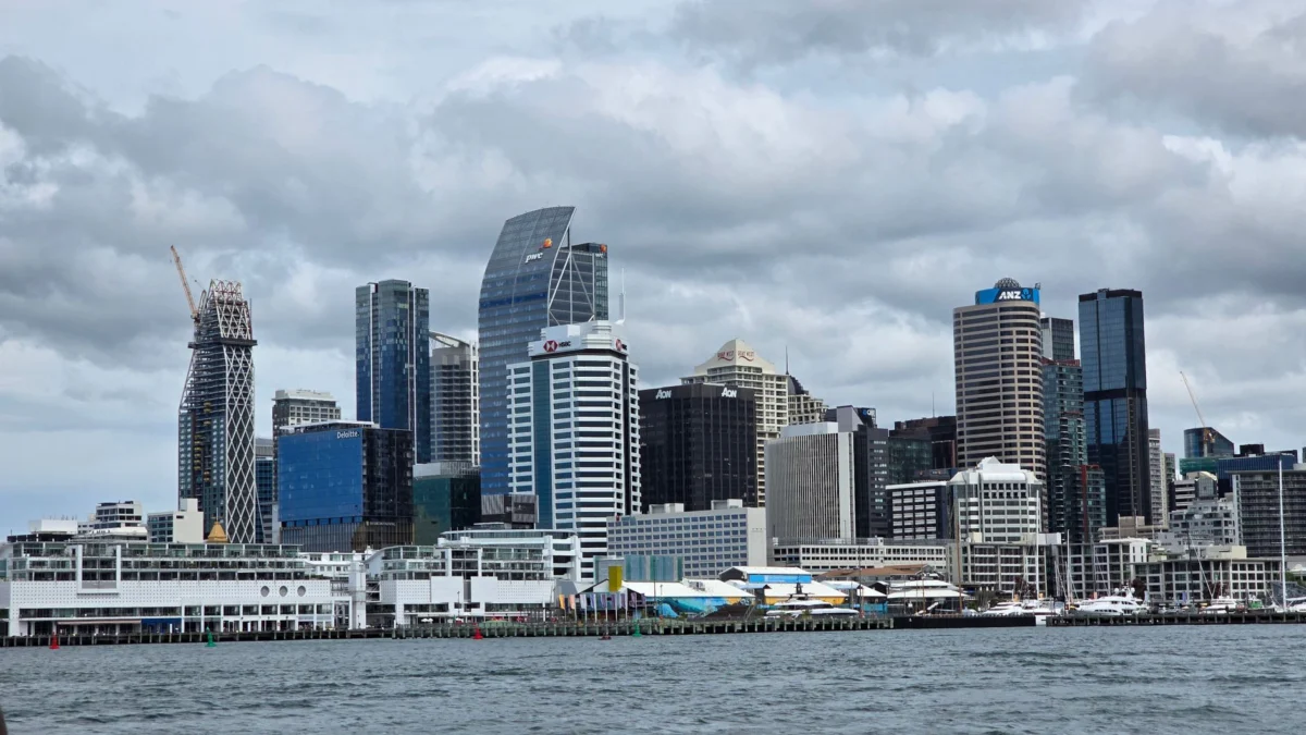 Romantic view of Auckland skyline at dusk