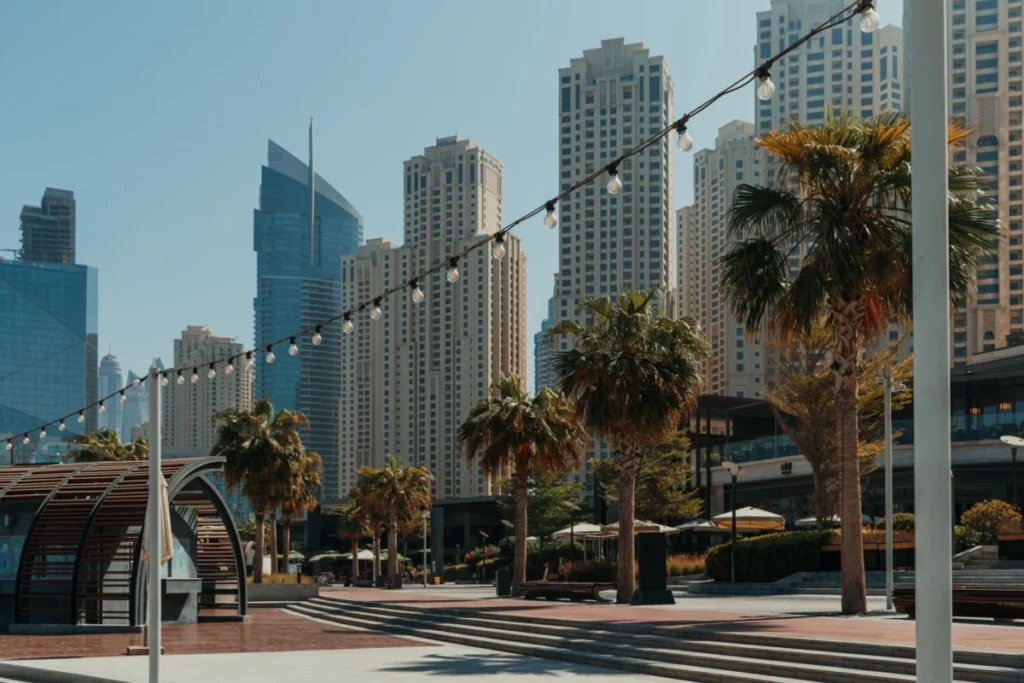 Business Bay (Bay Square)