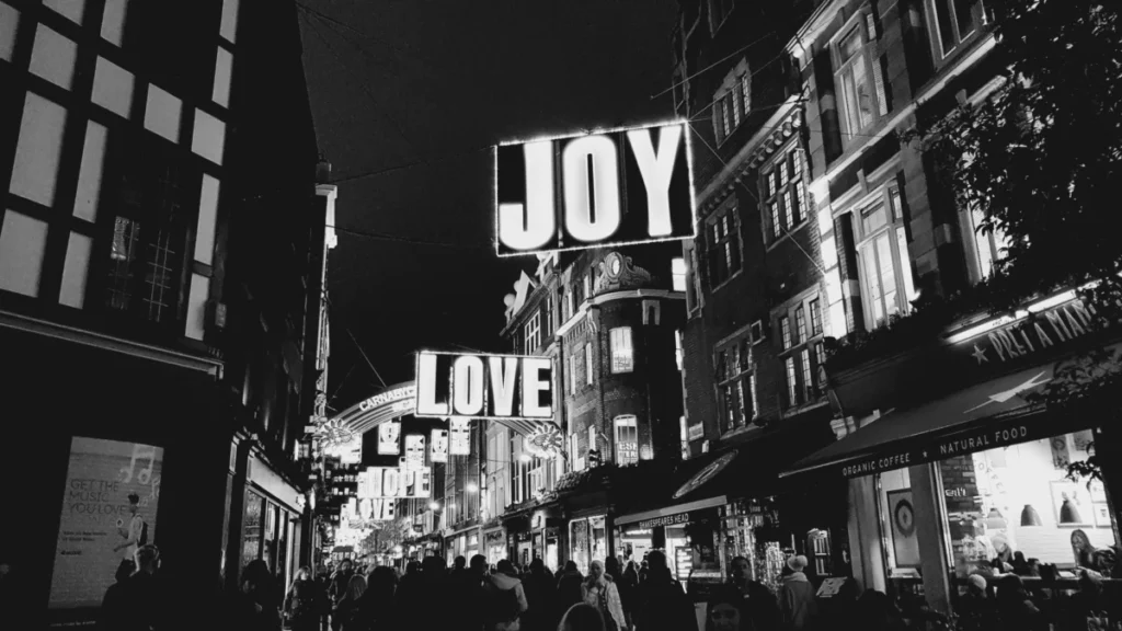 Carnaby Street (Broadwick)