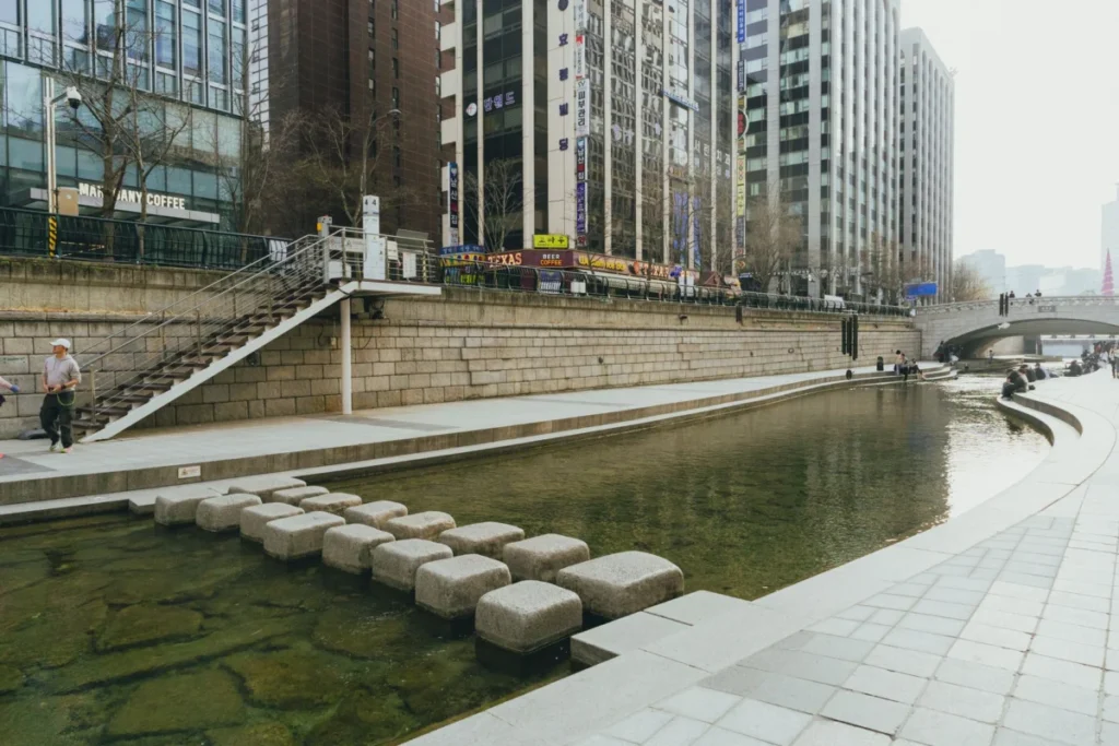 Cheonggyecheon (청계천)