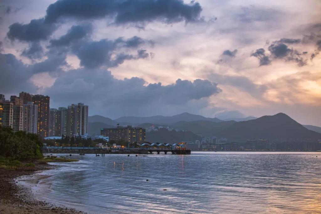 Discovery Bay (愉景灣)