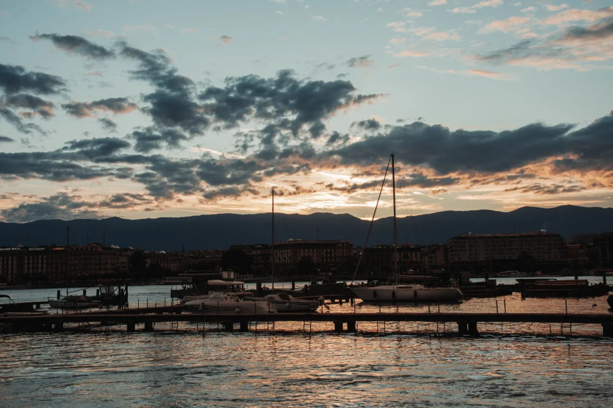 Stunning sunset over Geneva lake with city skyline