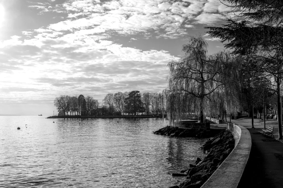 Romantic sunset over Lake Geneva with the city skyline