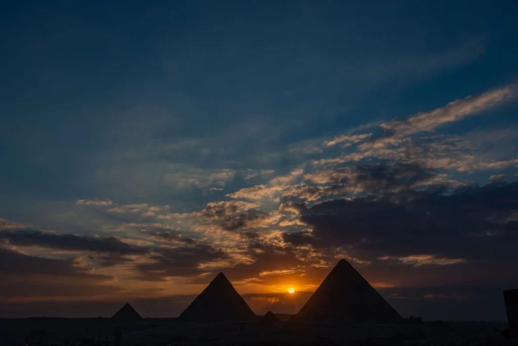 Giza (El) Pyramids