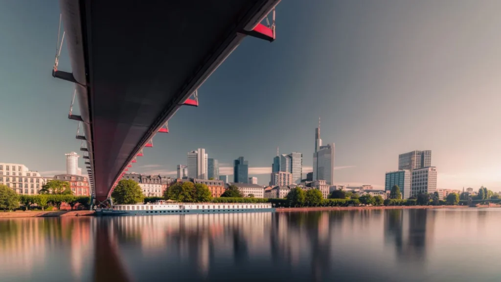 Riverside (Holbeinsteg)