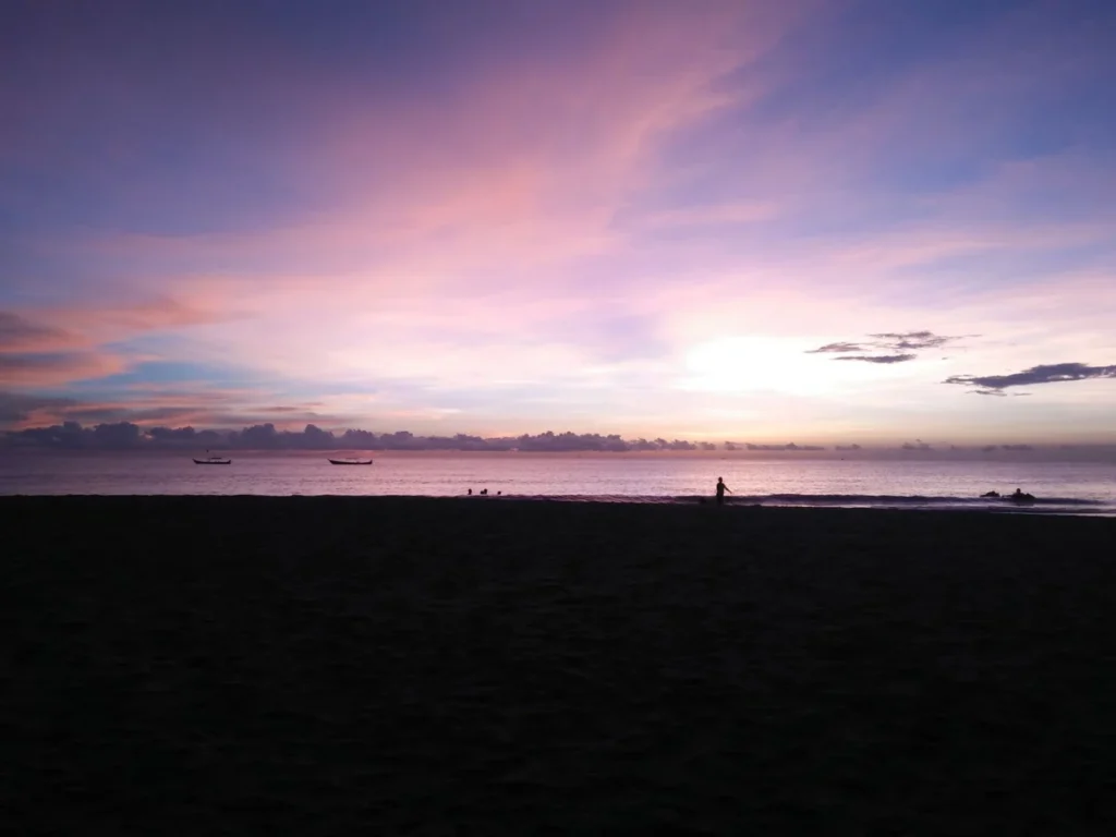 Karon Beach (หาดกะรน)
