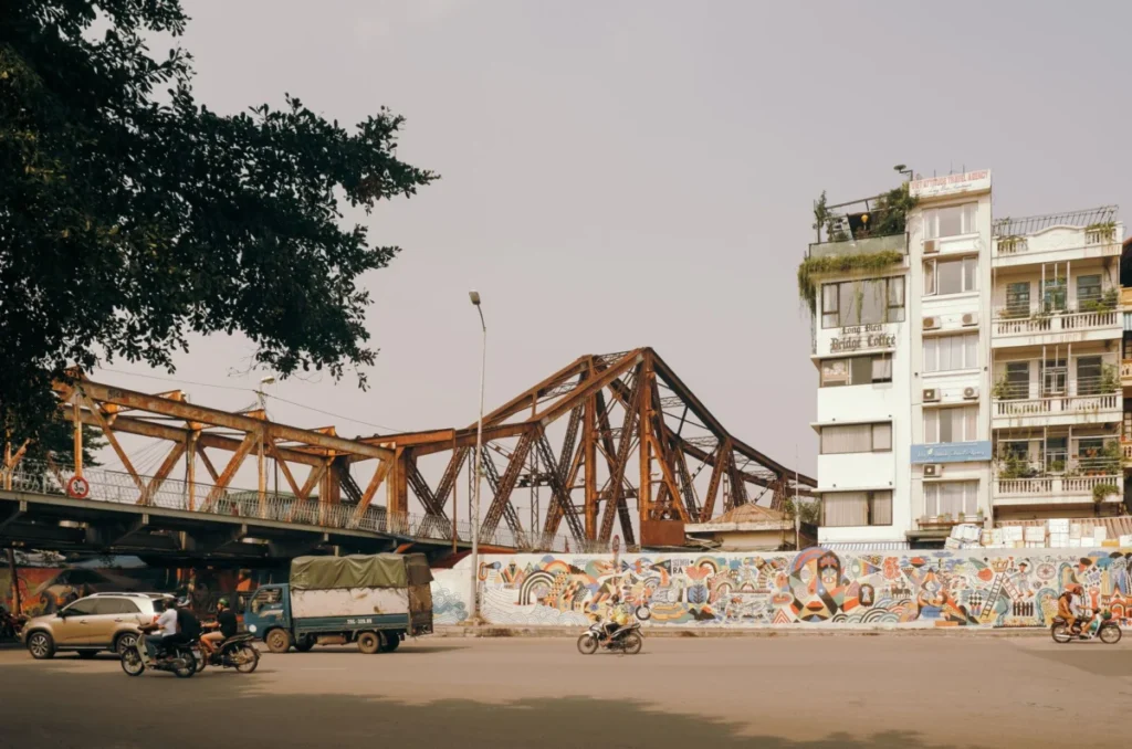 Long Bien (Long Biên)