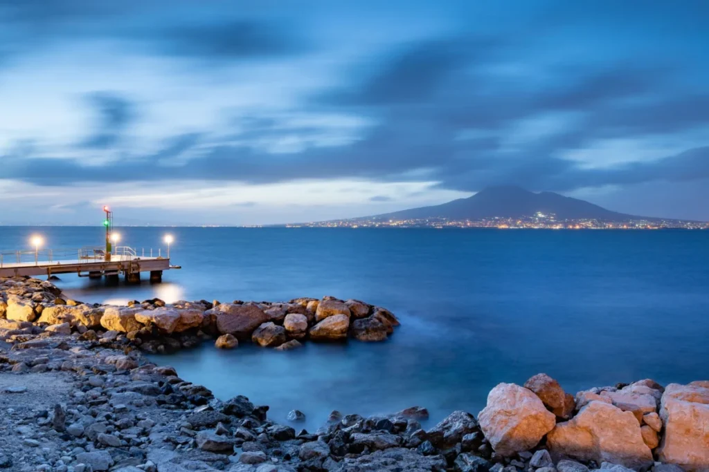 Lungomare (Via Caracciolo)