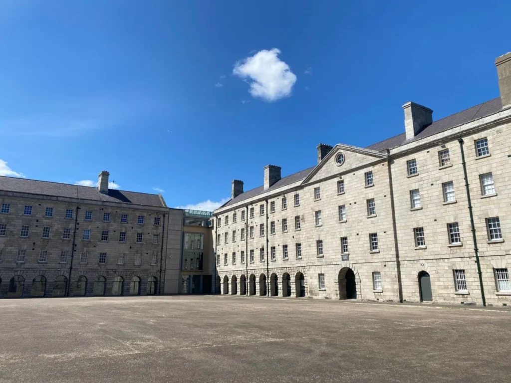 Merrion Square (Cearnóg Mhuirfean)