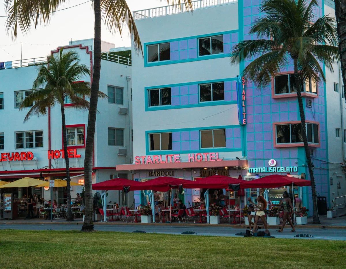 Family-friendly hotel with pool in Miami