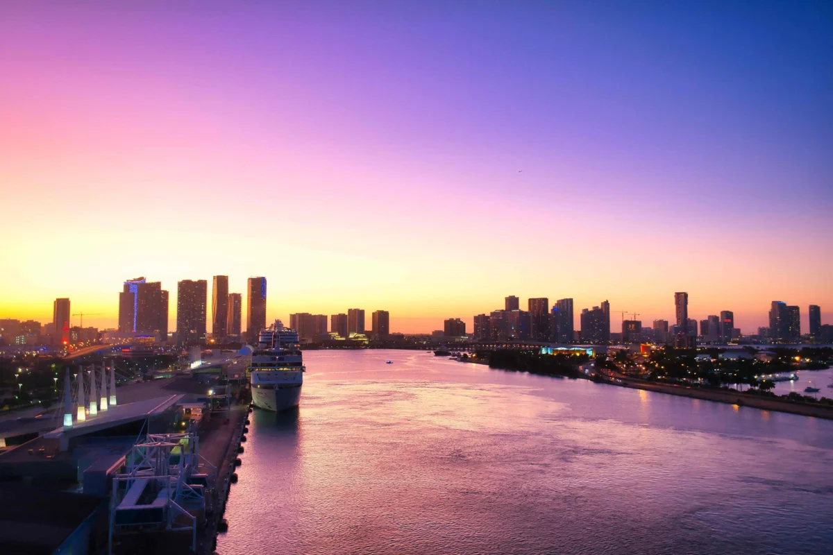 Romantic sunset view of Miami skyline for photographers