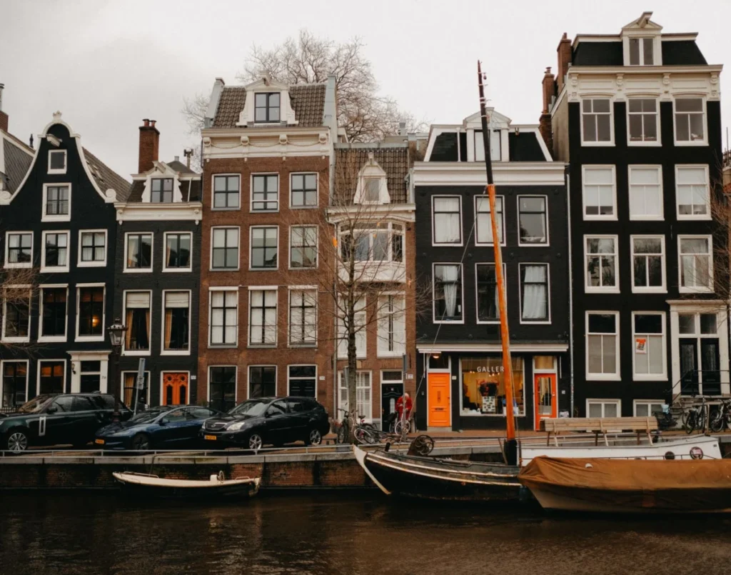 Museum Quarter (Museumplein)