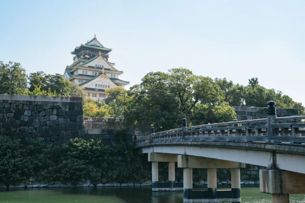 Osaka Castle (大阪城)