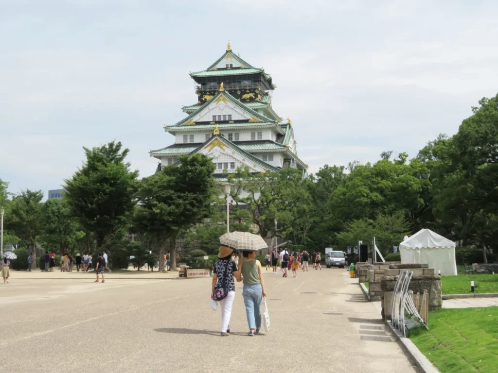 Osaka Castle Park (大阪城公園)