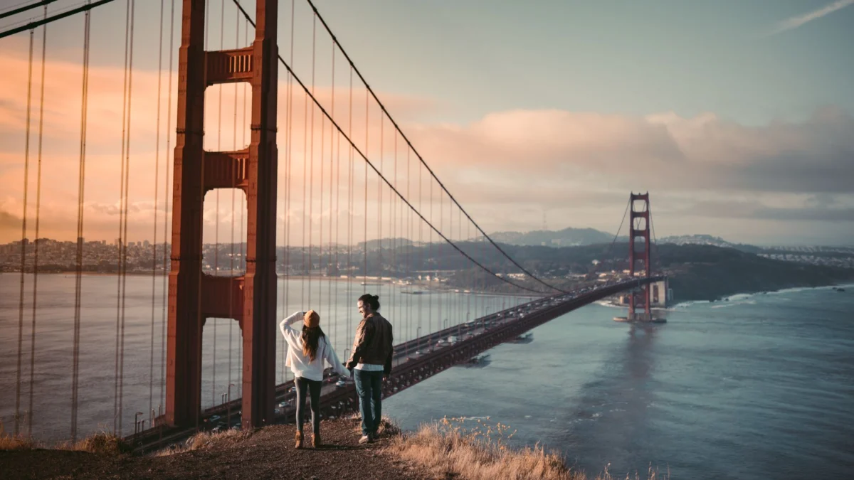 Romantic view of San Francisco's skyline at dusk