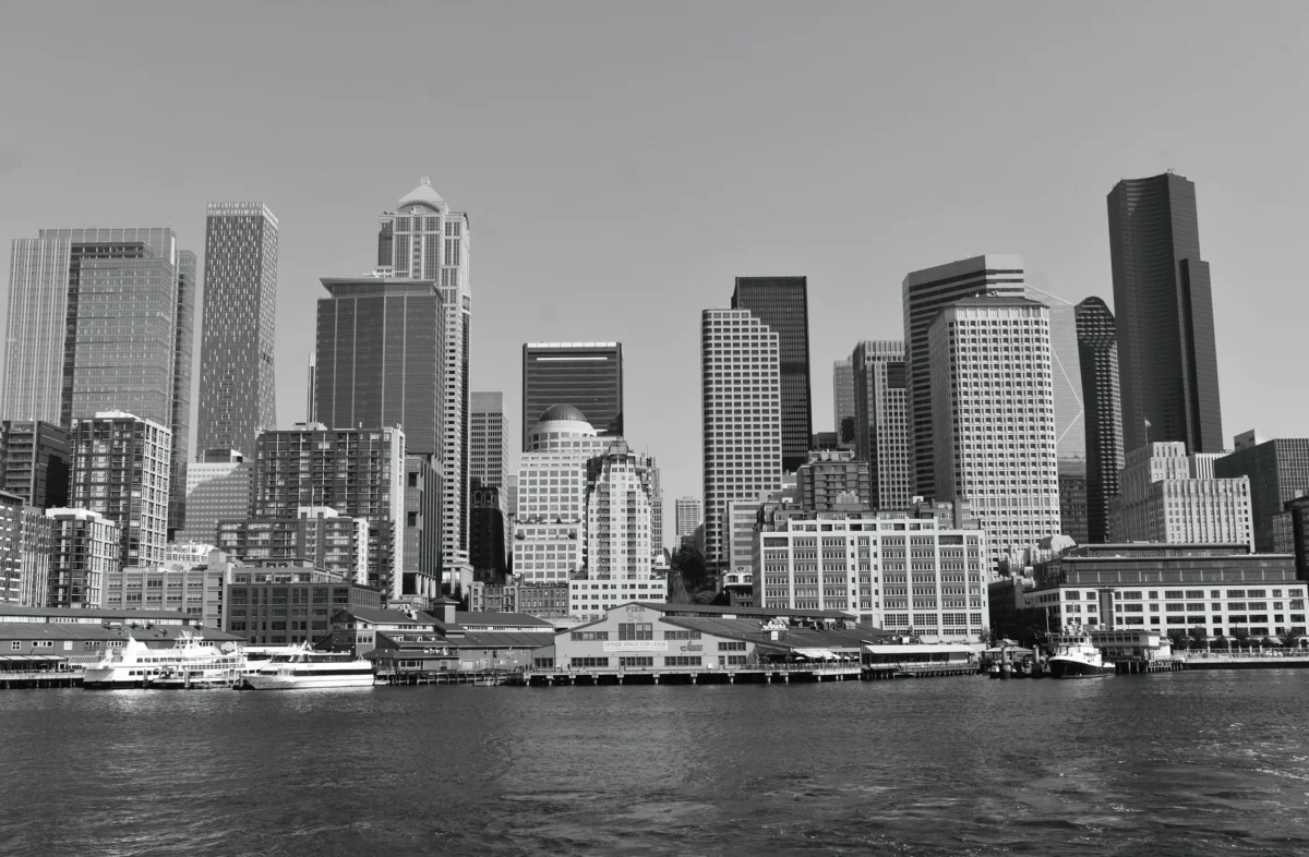 Panoramic view of Seattle skyline with iconic landmarks