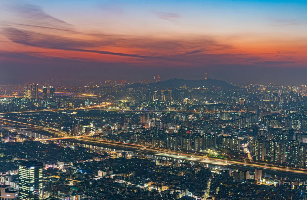 Panoramic view of the Seoul skyline with iconic landmarks