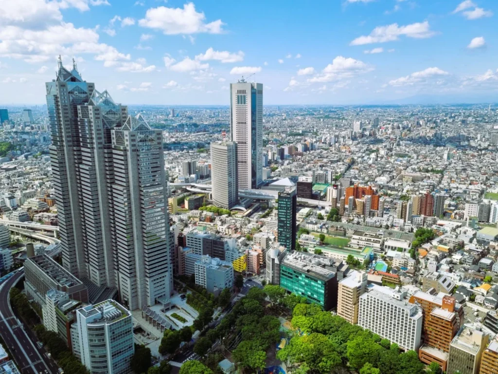 Shinjuku East (新宿東口)