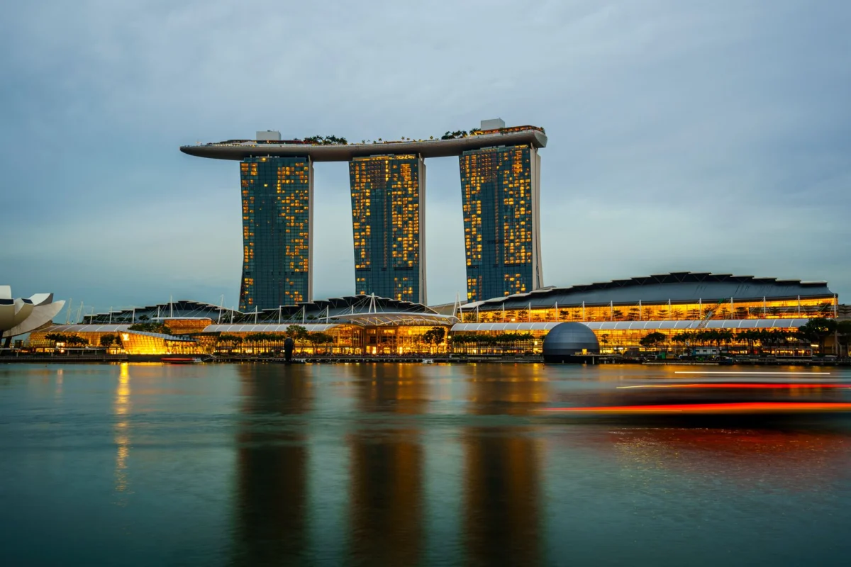 Spectacular view of Singapore's Marina Bay skyline at sunset