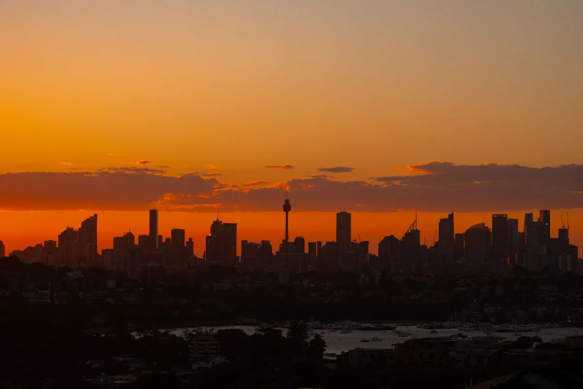 Romantic sunset view over the iconic Sydney Opera House