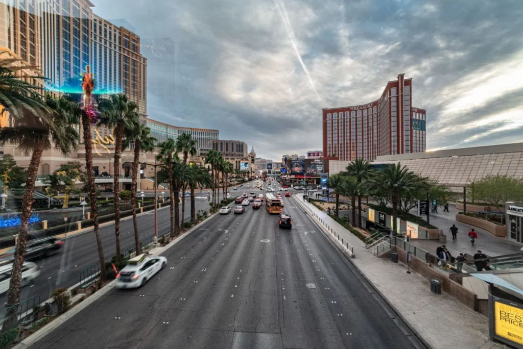 The Strip (La Strip)