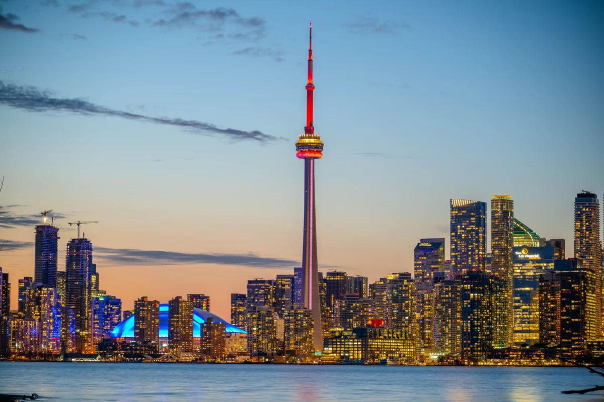 A breathtaking view of the Toronto skyline at sunset