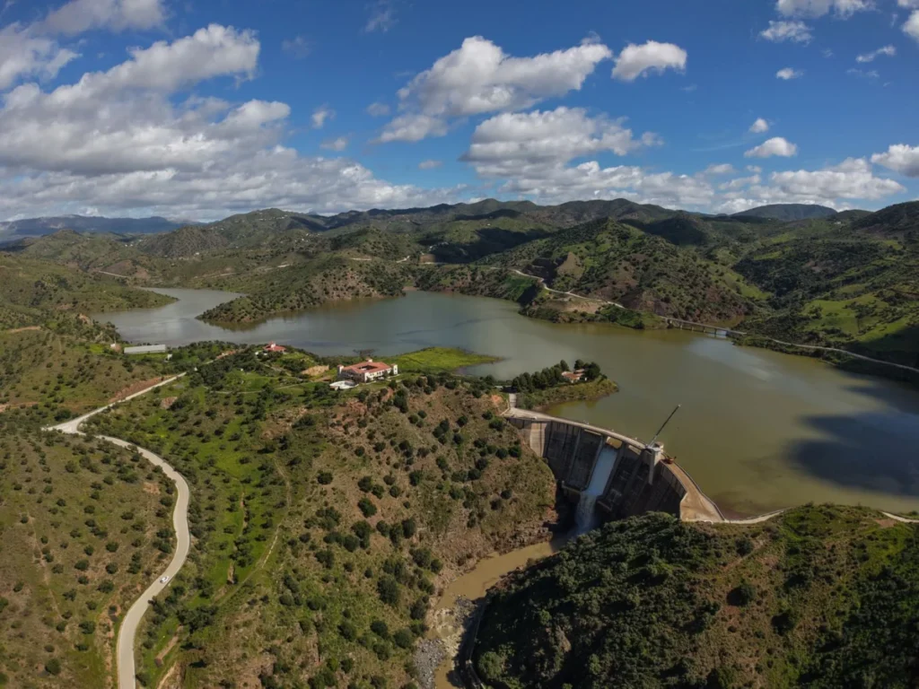 Bebou-Dam