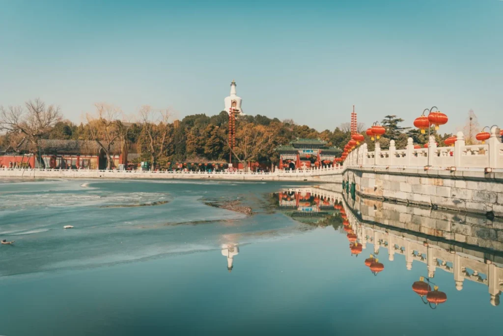 Beihai Park (北海公园)