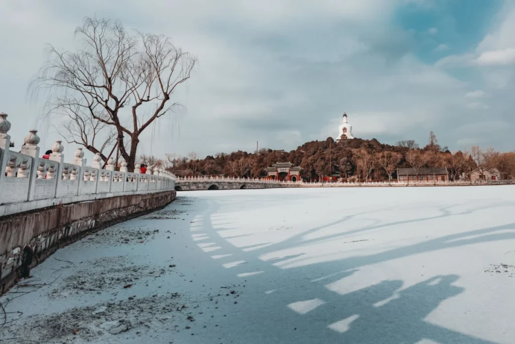 Beihai Park (北海公园)