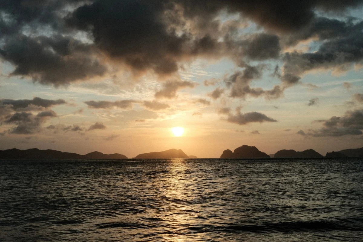 Stunning El Nido lagoon with sunset views for romantic getaways