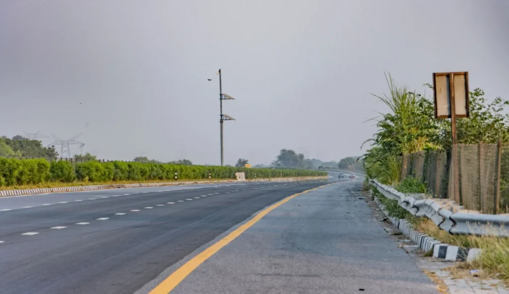 Fatehabad Road