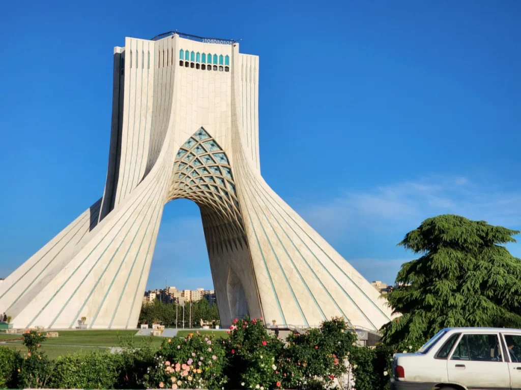 Ferdowsi Square (Meydane Ferdowsi)