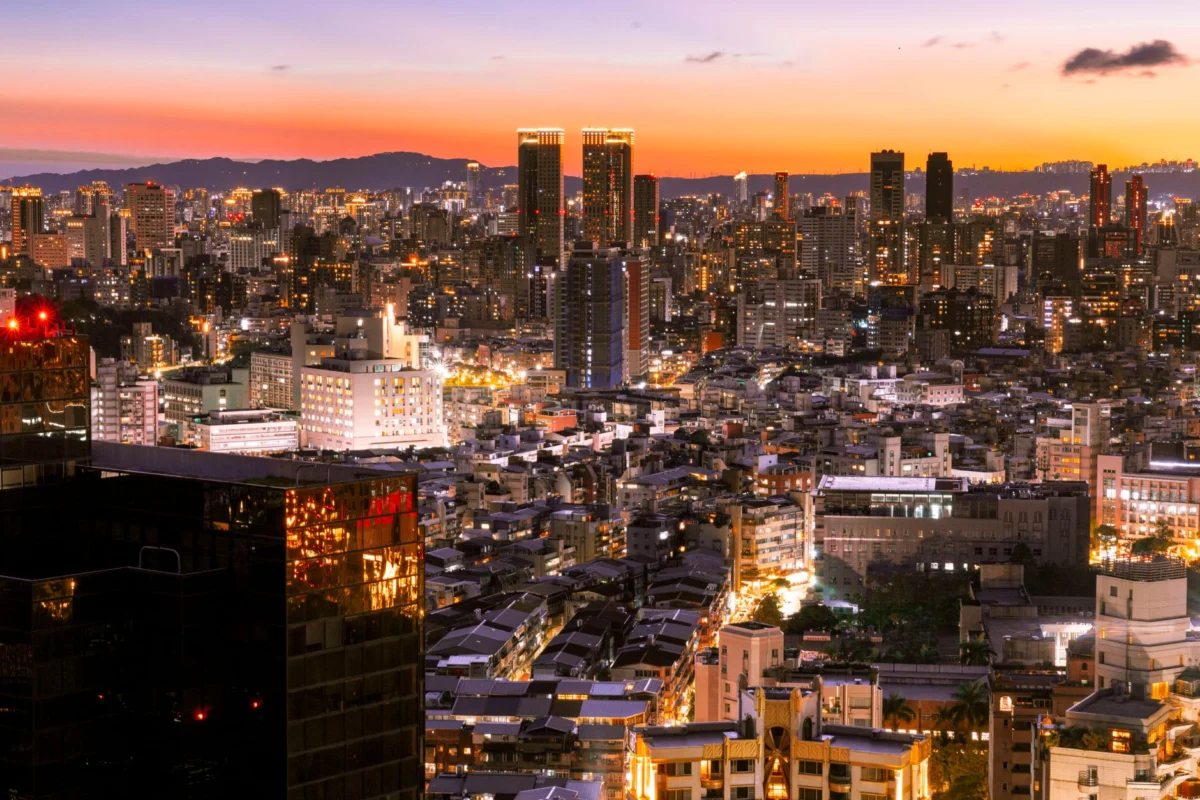 Scenic sunset over the Fukuoka skyline, perfect for couples