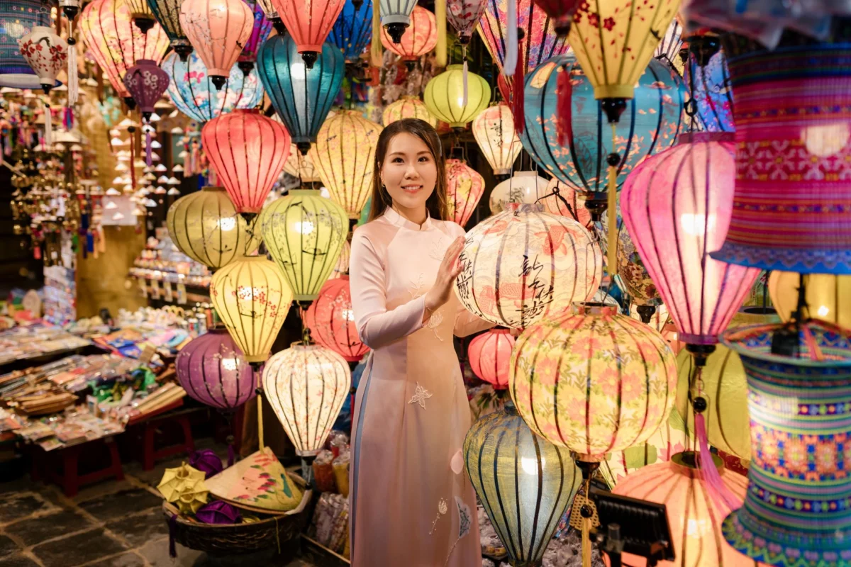 The lantern-lit streets of Hoi An at night