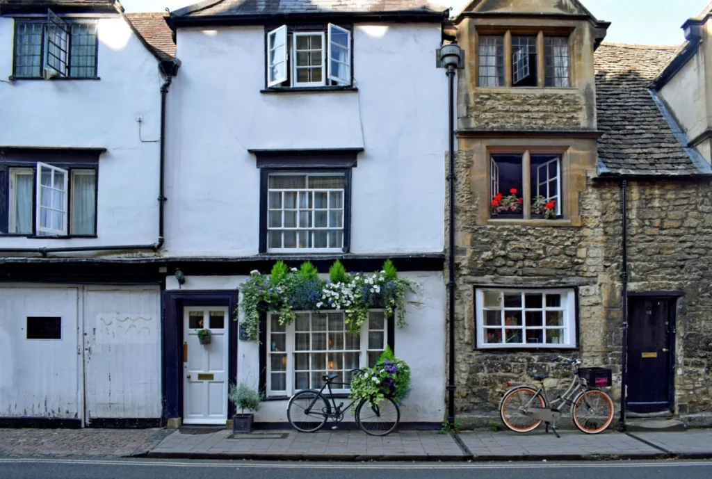 Holywell Street