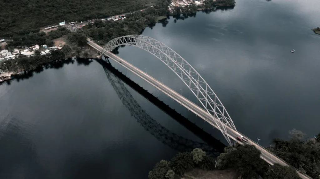 L'Anse Bridge