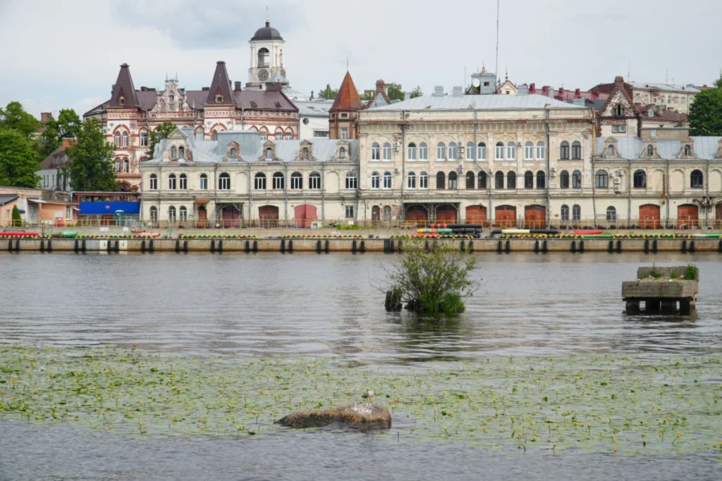 Narva Castle District