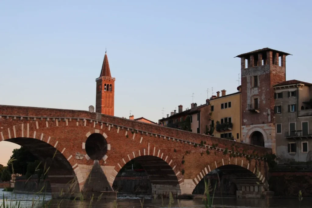 Ponte Pietra (Pietra Bridge)