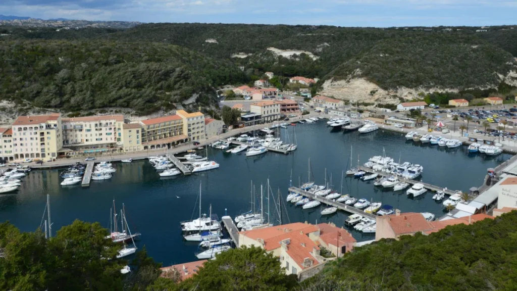 Port Pierre Canto