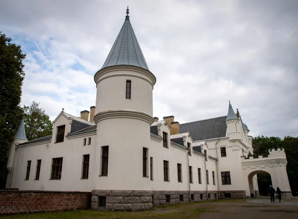 Raadi Manor Park (Raadi mõisapark)