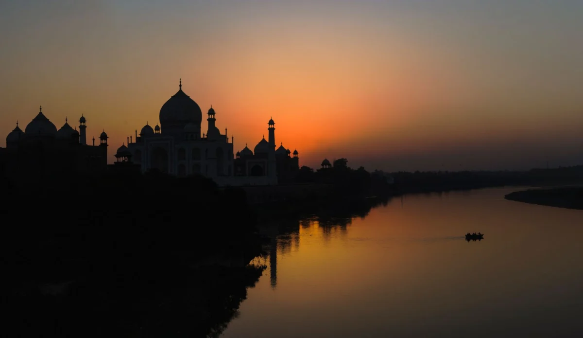 Romantic sunset view of the Taj Mahal in Agra