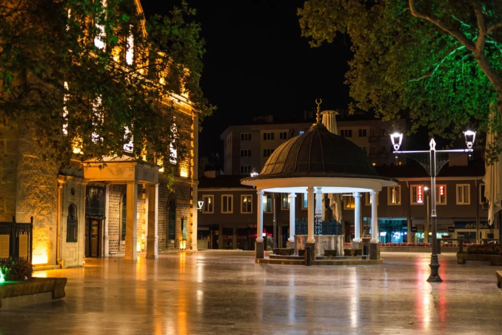 Takhti Square