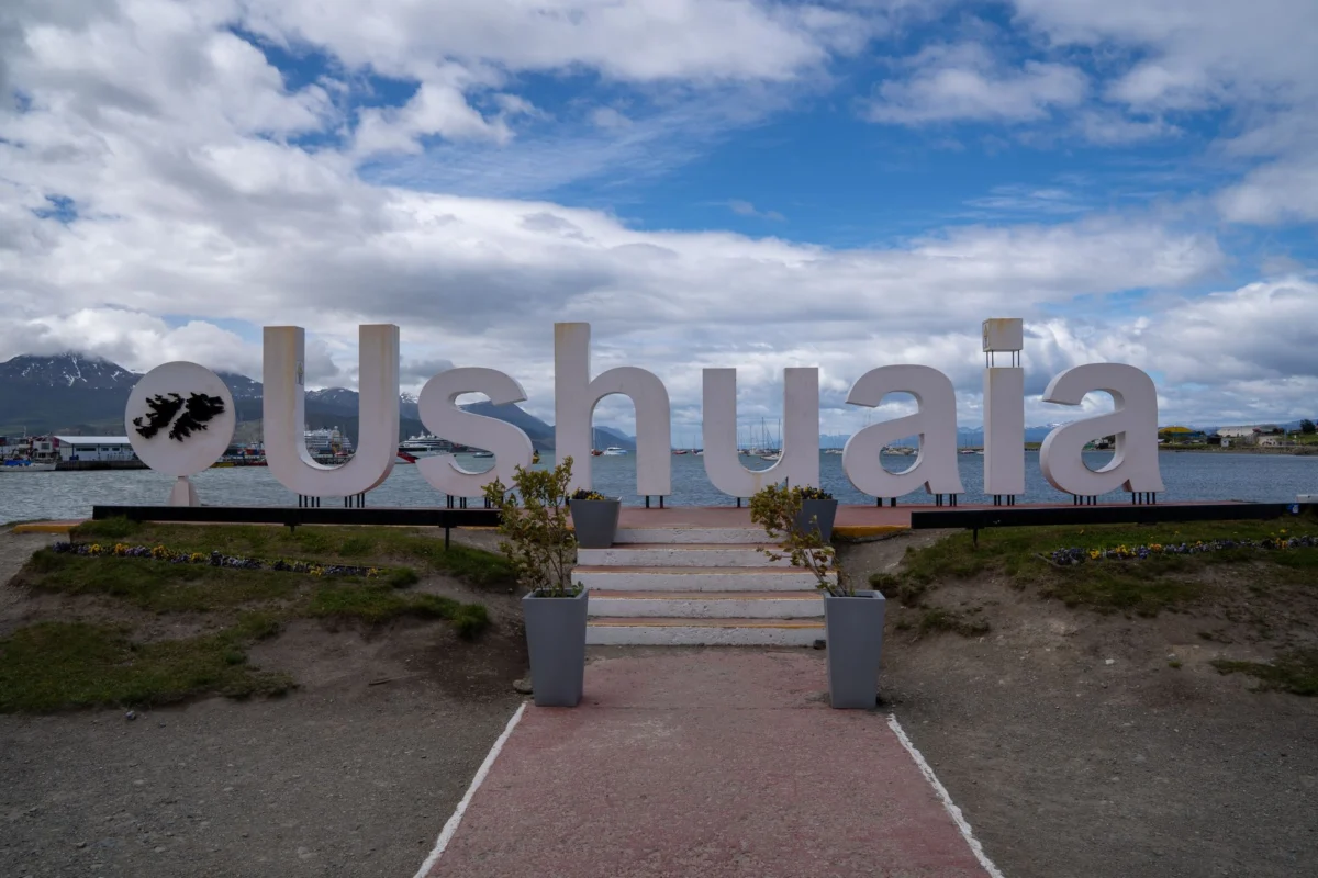 Panoramic view of Ushuaia's rugged landscape