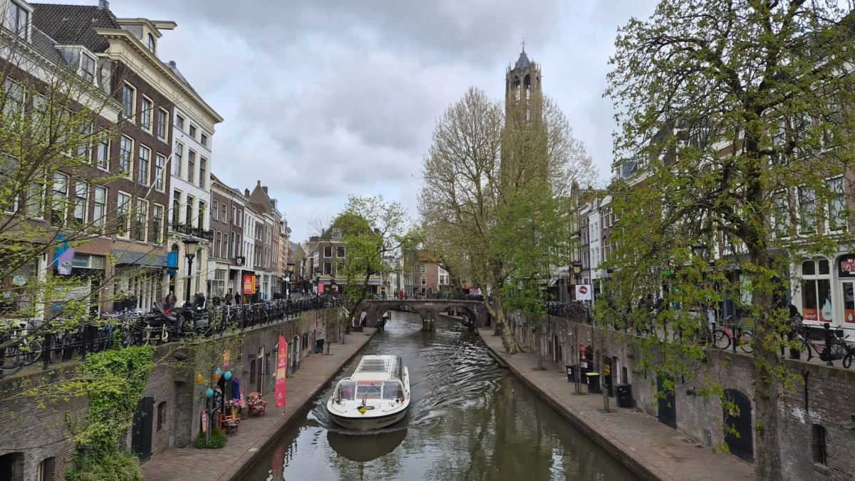 Romantic evening view along the Utrecht canals