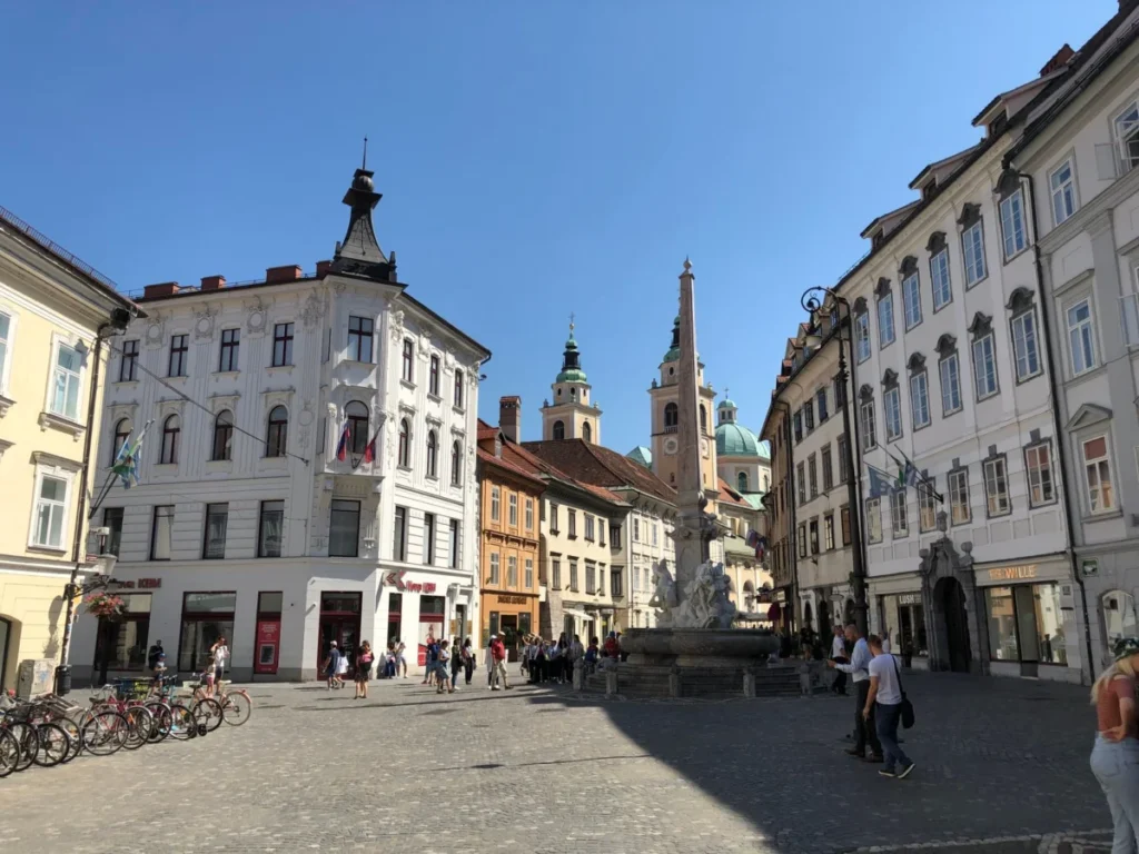 Vodnikov Square (Vodnikov Trg)