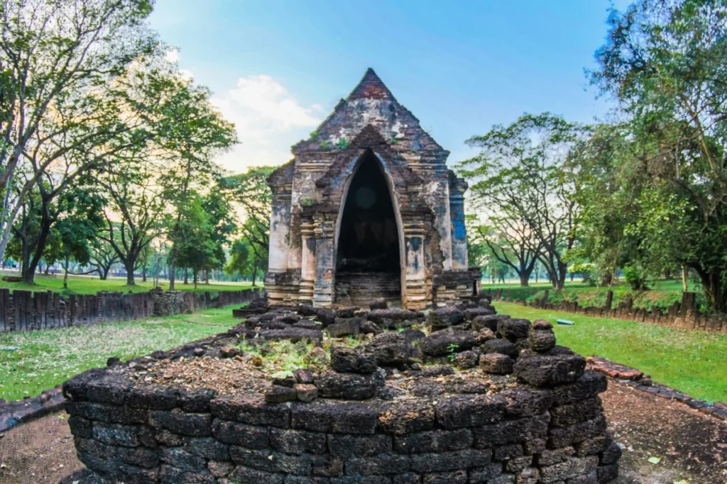 Wat Rachaburana Area